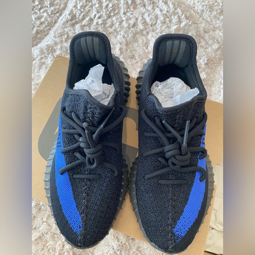YEEZY 350 Black/Dazzling Blue size 6.5